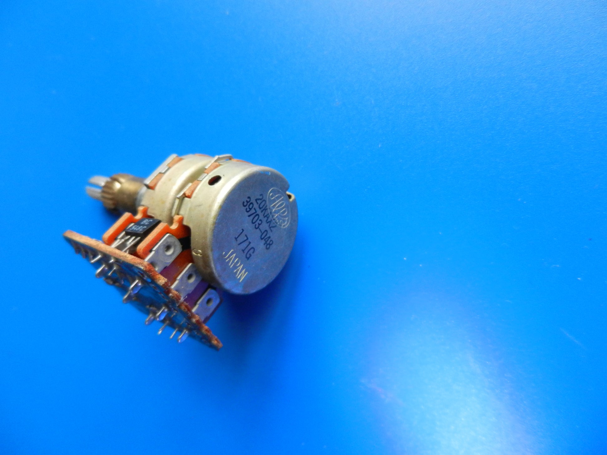 2x20K Aussteuerungs - Potentiometer 57mm lang für GRUNDIG Hifi Frontlader