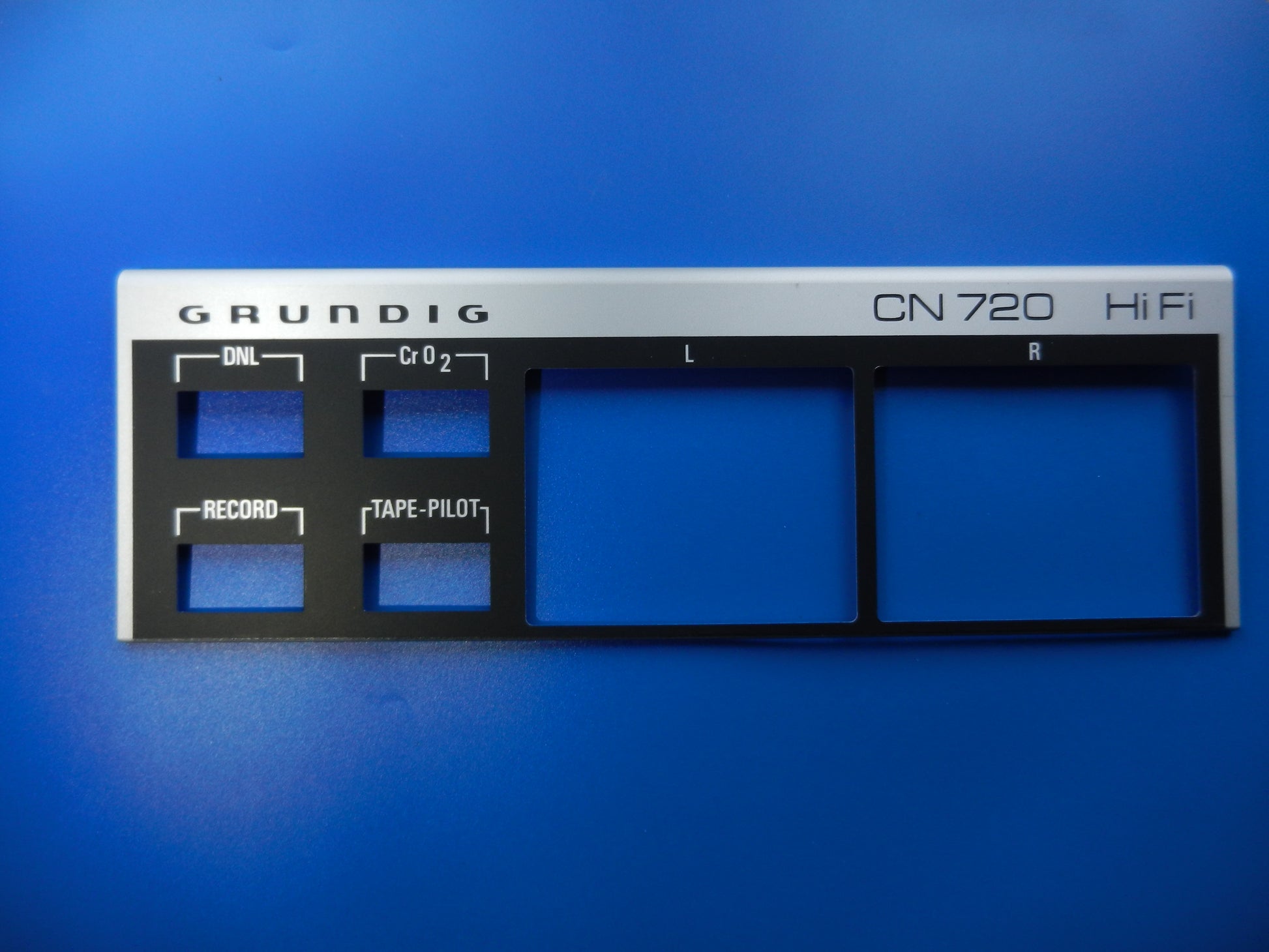 CN720 Rahmen für Anzeigeinstrumentenanzeige in silber für Hifi Decks von GRUNDIG