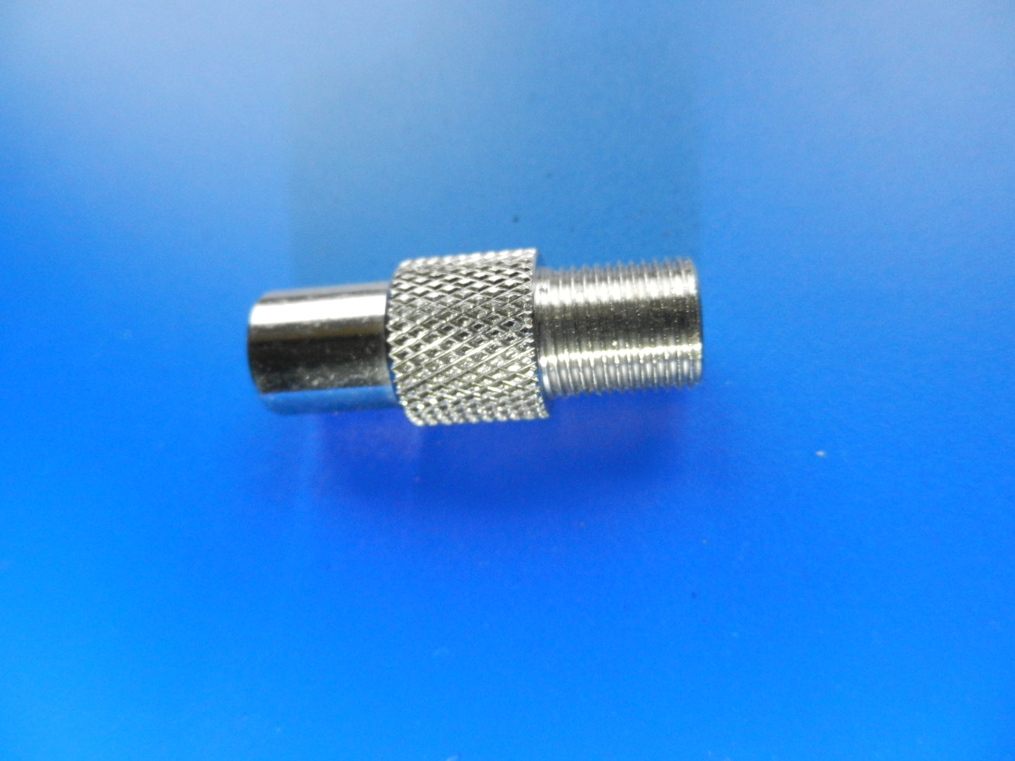 F- Adapter aus Metall  F-Kupplung - Koax-Stecker