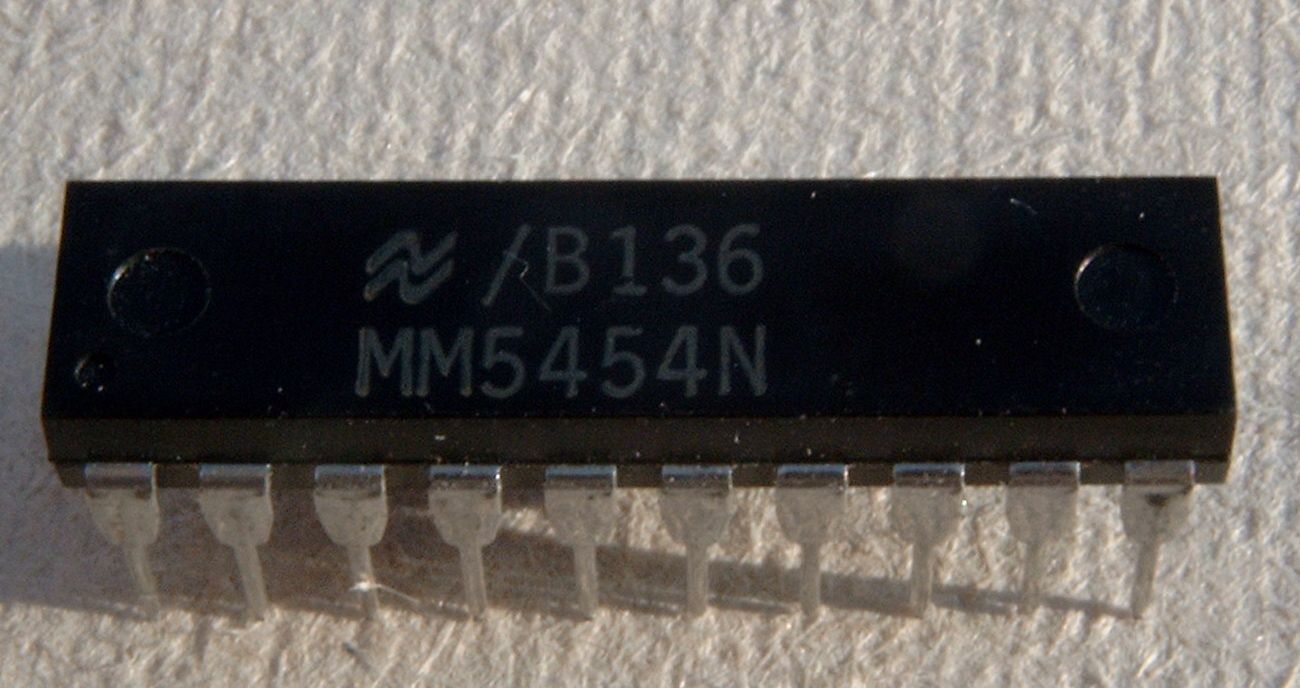 MM5454 Anzeige IC für MCF500 / 600 Hifi Cassettendeck von GRUNDIG