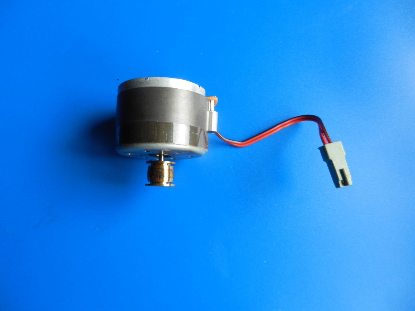 SCF6200 Capstan Motor mit Riemenscheibe für Hifi Cassettenrecorder von GRUNDIG