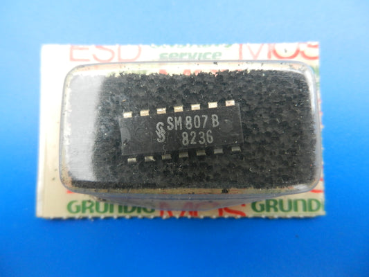 SM 807B  4CHANNEL, SAMPLE AND HOLD AMPLIFIER IC für GRUNDIG TV / Audio Geräte