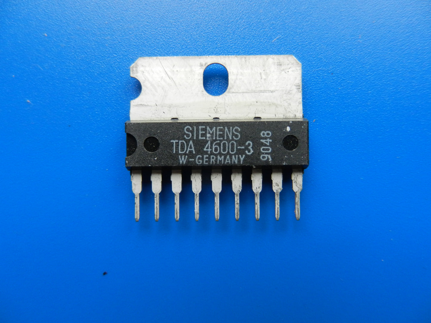 TDA4600-3 Netzteil IC für GRUNDIG, METZ und Loewe Fernseher